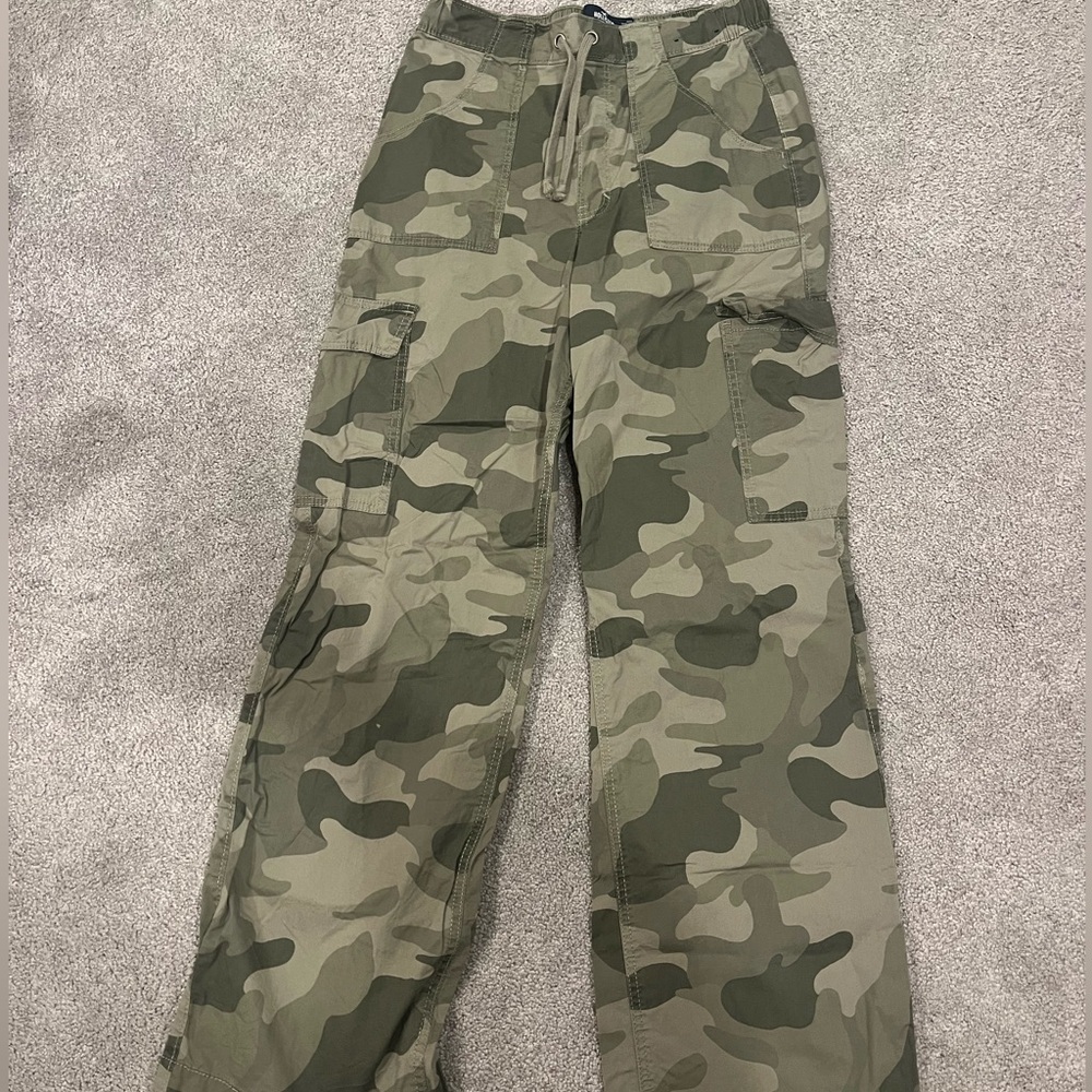 Hollister Adjustable Rise Baggy Camo Pants